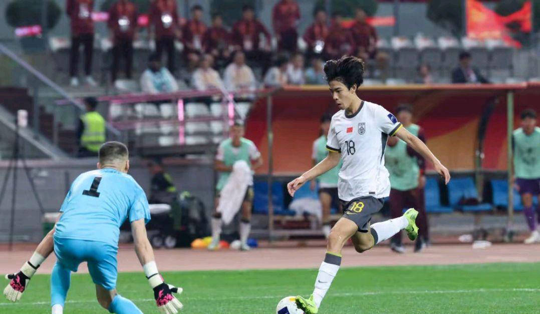 国足备战亚洲杯迎来关键训练
