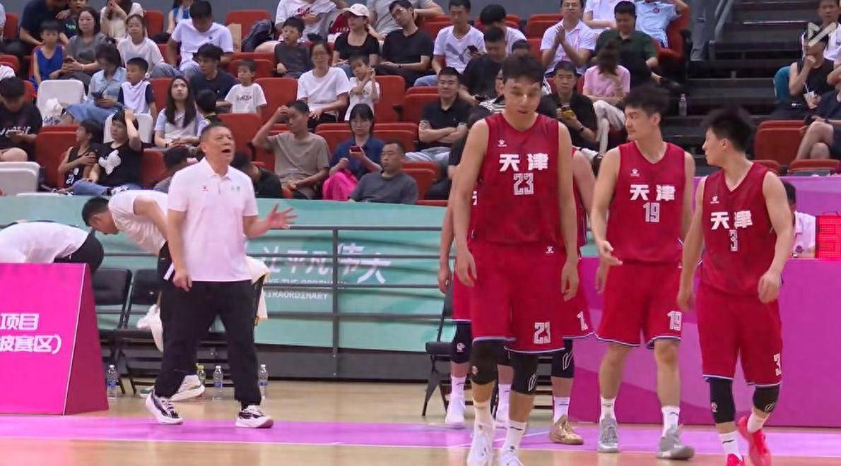 包含天津男篮客场战胜深圳队，创造历史纪录的词条