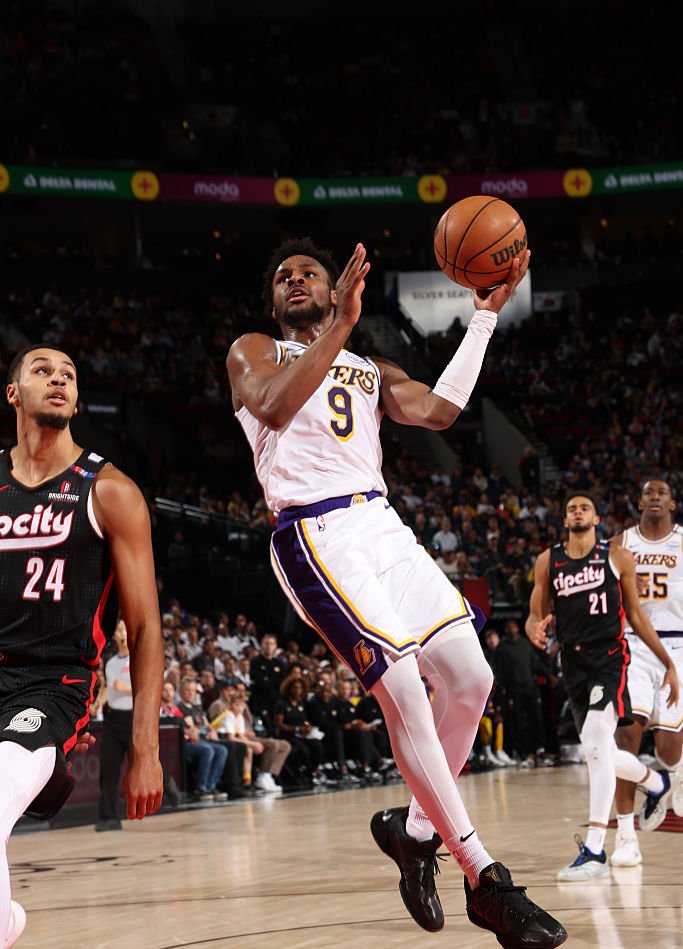 开拓者失利湖人止连胜