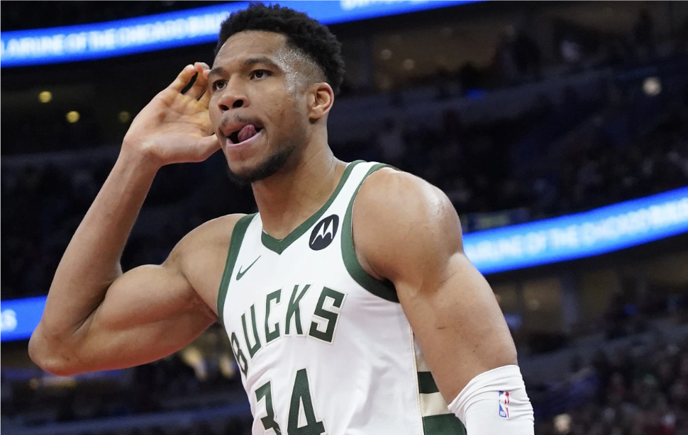 雄鹿主场轻取老鹰,米德尔顿火热砍下30+得分 雄鹿主场轻取老鹰,米德尔顿火热砍下30+得分