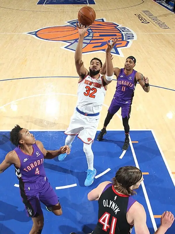 尼克斯主场战胜老鹰，取得胜利