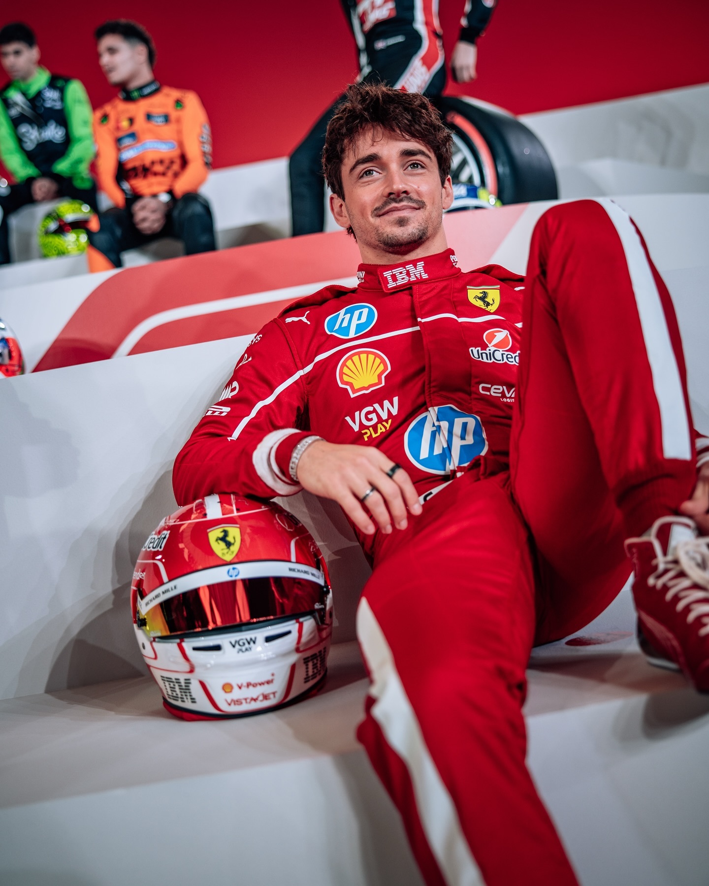 阿斯顿马丁险胜梅赛德斯，勒克莱尔扛起全队