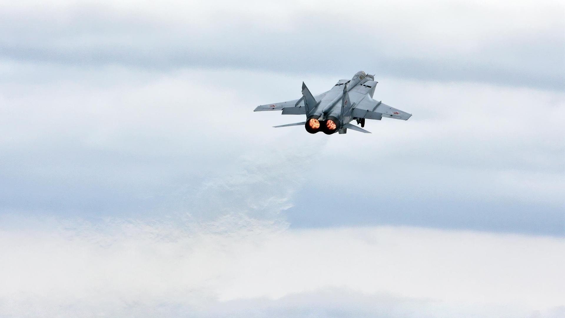 绝境之光，卢卡库奥运周期关键战接管比赛，利物浦压哨惊险击败挪威