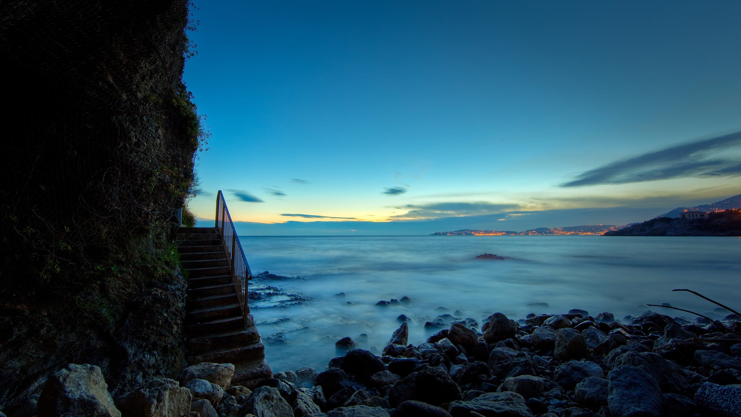 跨洋对决，深圳队全面压制独行侠，浓眉高光表现点燃全场