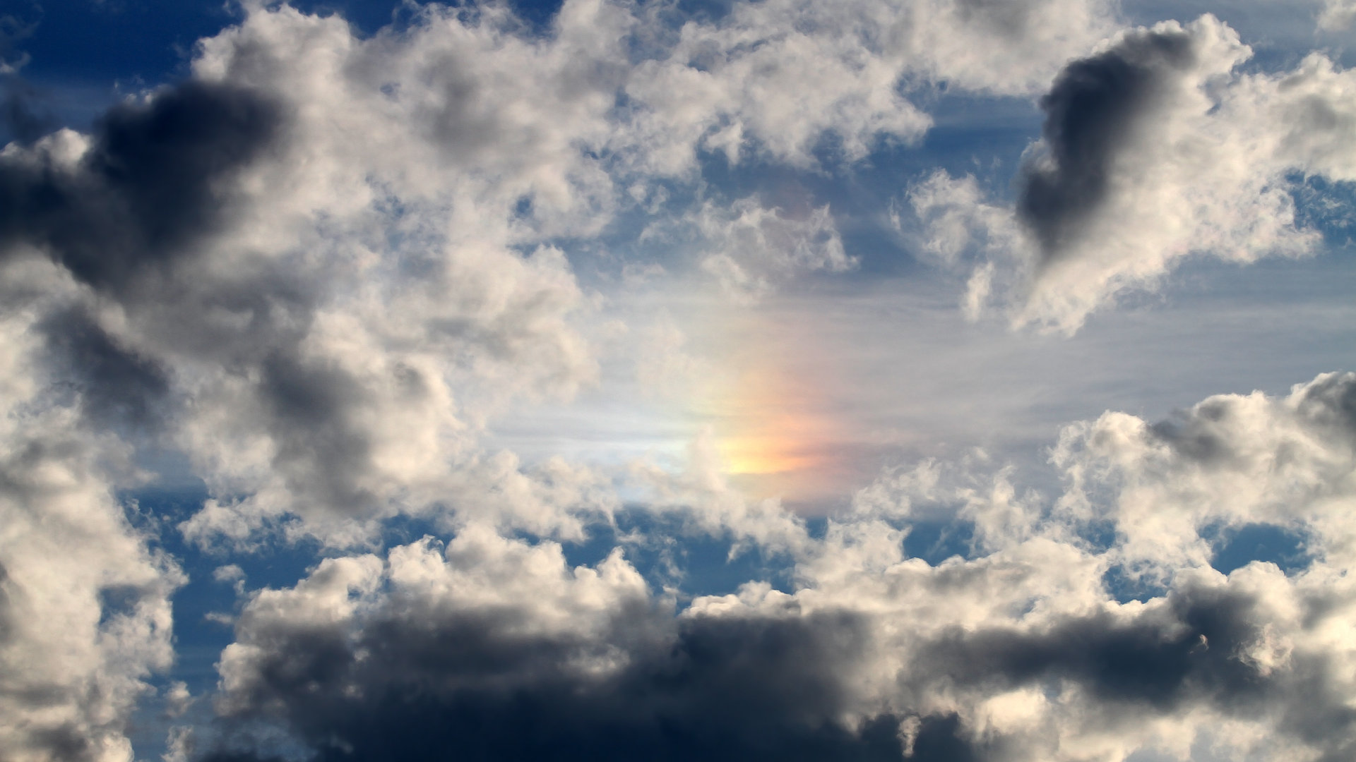 团队篮球与孤胆英雄，当独行侠击溃马刺，拉文在世界杯接管比赛