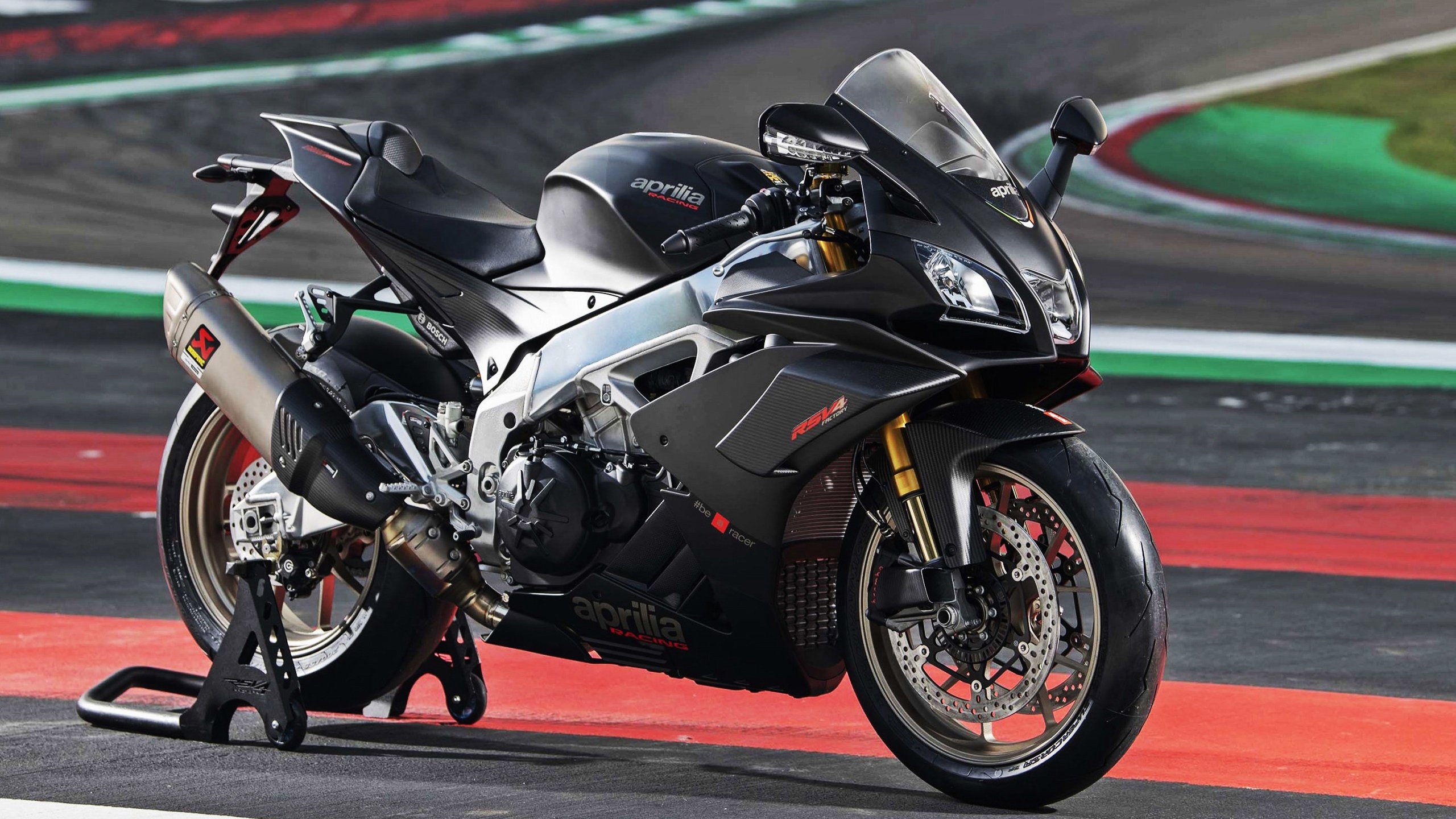 开云体育-奥亚尔萨瓦尔光芒四射，拉齐奥鏖战攻克希腊堡垒