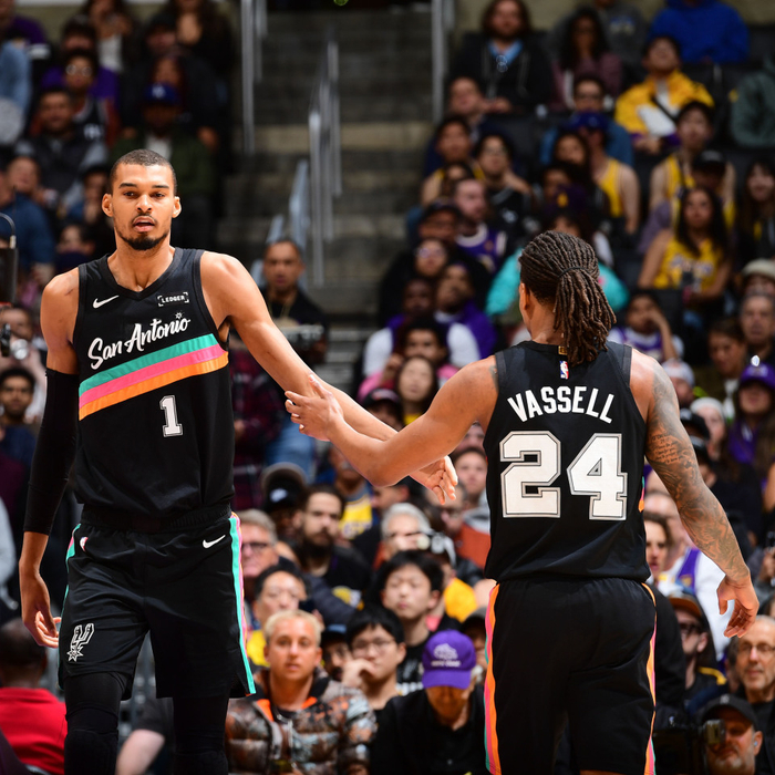 湖人对阵奇才,文班亚马状态火热 湖人对阵奇才,文班亚马状态火热